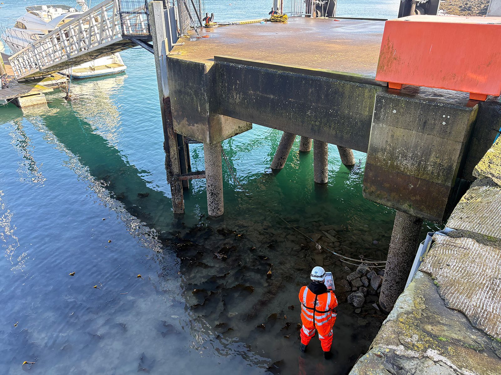 STE07: Underwater Structures Examination